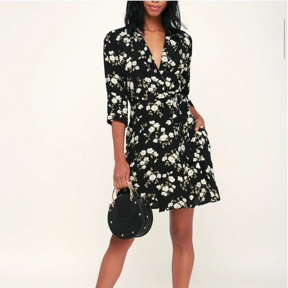 Lulus Dresses & Skirts - LULUS Totally Blossom Floral Print Collared Wrap‎